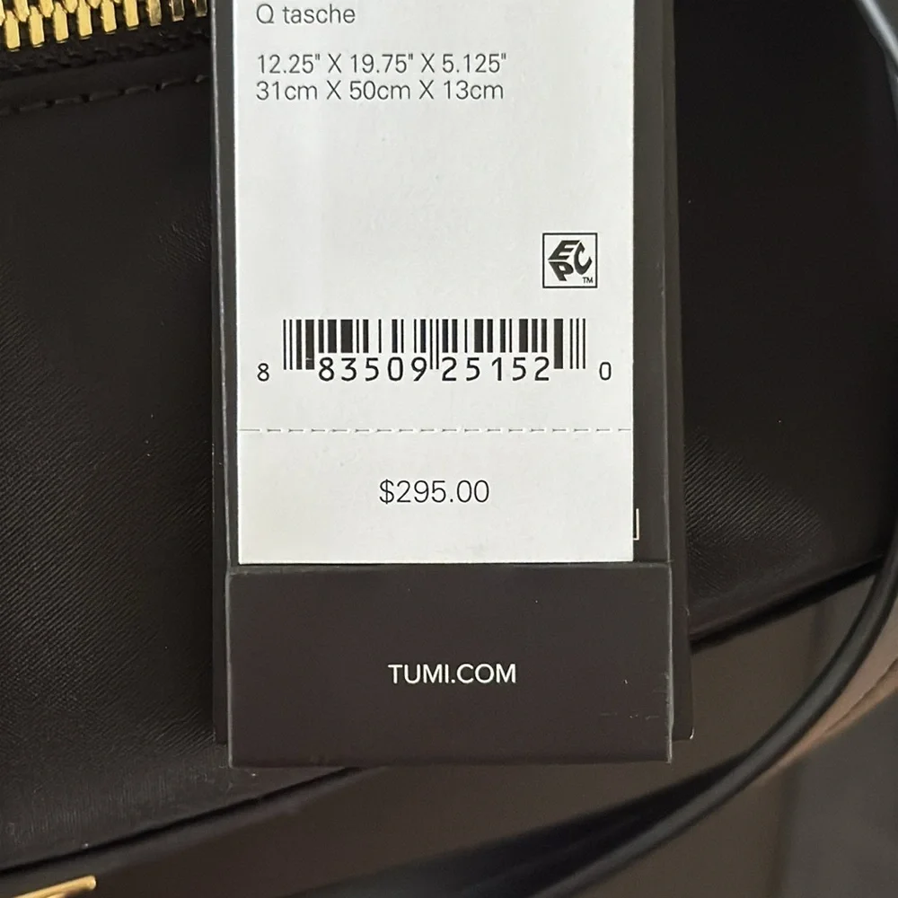 Tumi Voyageur Q Tote NWT - Picture 7 of 7